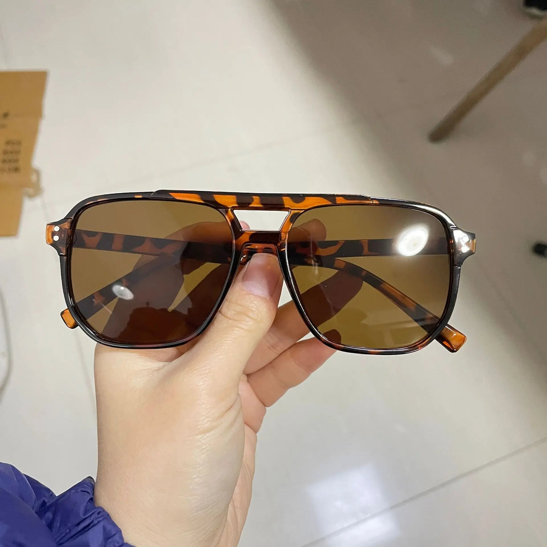 Lunettes de Soleil Vintage Unisexe – Monture Carrée, Verres UV400
