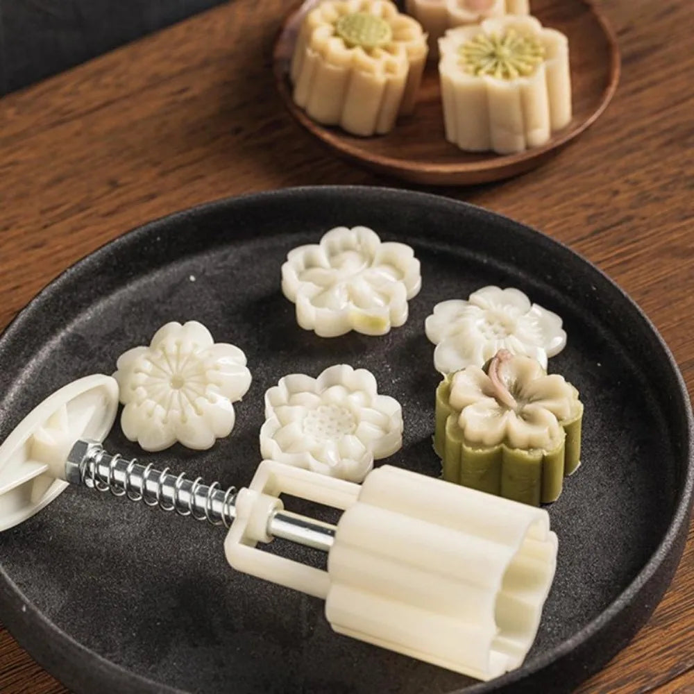 Moule à Gâteaux de Lune Fleur en Plastique - Set 4/6 Pièces, Emporte-Pièce & Décoration Fondant | FSMHOME