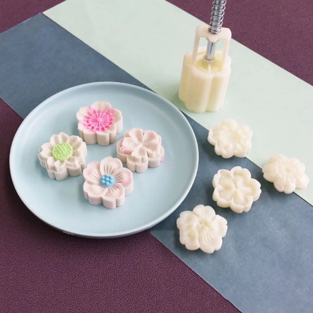 Moule à Gâteaux de Lune Fleur en Plastique - Set 4/6 Pièces, Emporte-Pièce & Décoration Fondant | FSMHOME