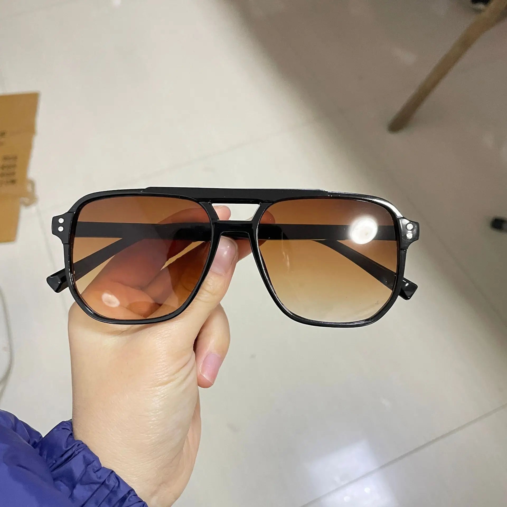 Lunettes de Soleil Vintage Unisexe – Monture Carrée, Verres UV400
